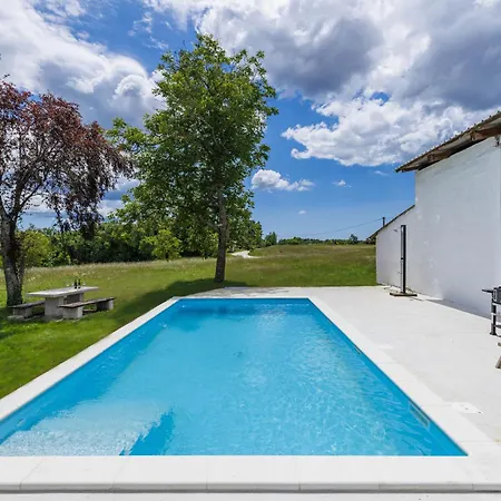 Casa de Férias Golden Roots By Interhome Pazin